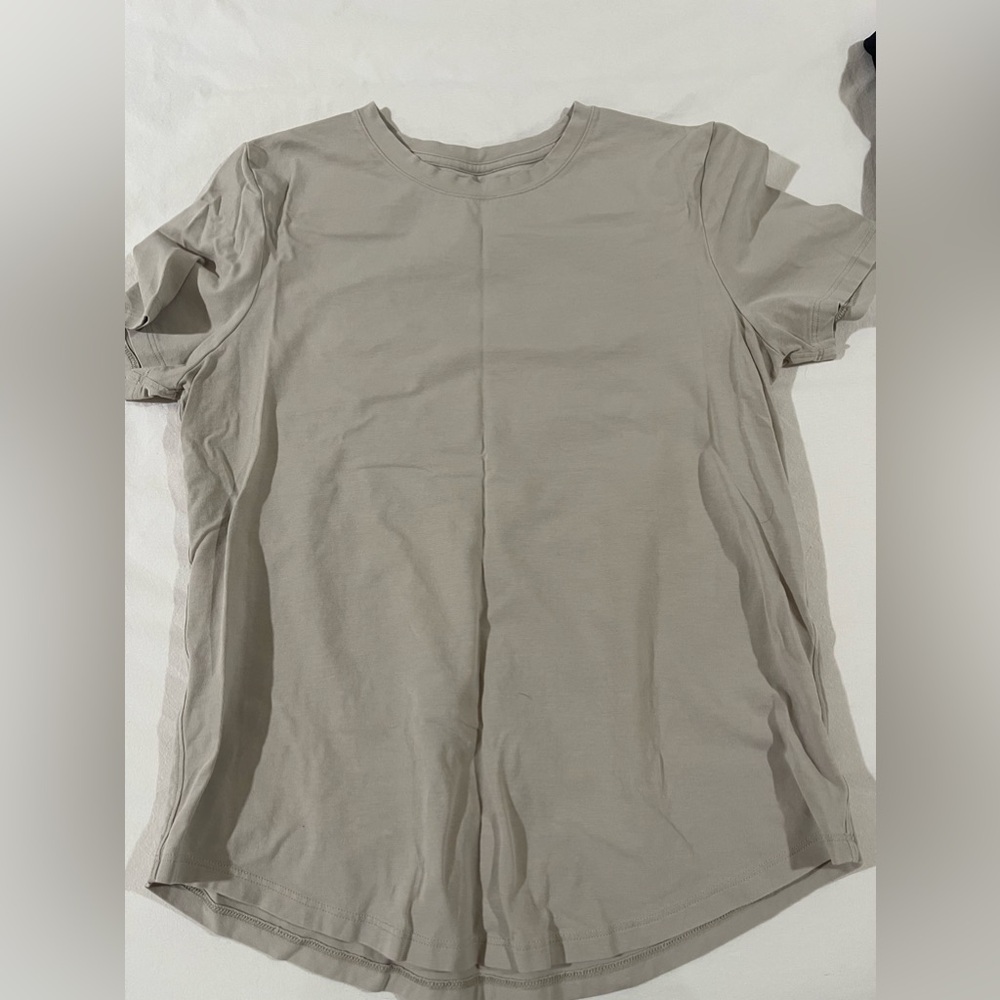 lululemon tee
